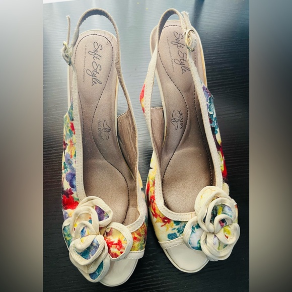 Soft Style Women's Floral Slingback Heels - Picture 1 of 3